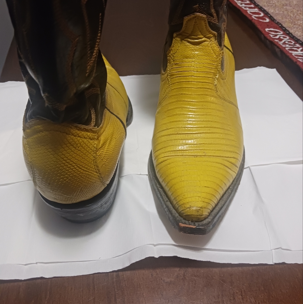 Yellow Heeled Boots with Modern Design